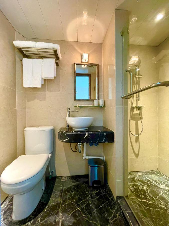 Lander Grand Hotel Хонконг Екстериор снимка